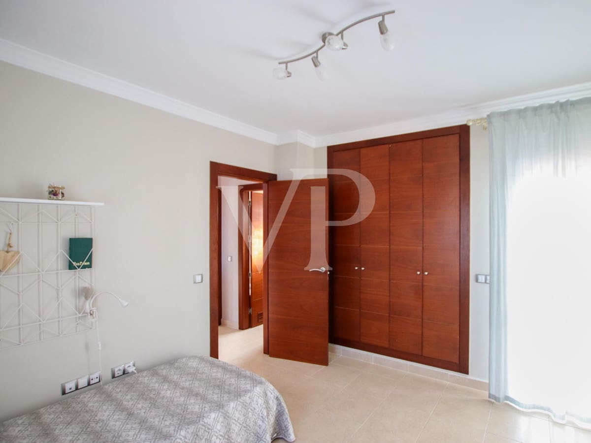 4 soveværelse Villa til salg i Los Cristianos med swimmingpool - € 795.000 (Ref: 7854159)