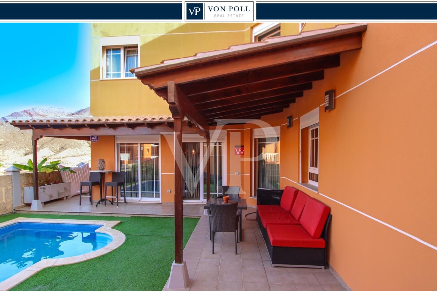 4 soveværelse Villa til salg i Los Cristianos med swimmingpool - € 795.000 (Ref: 7854159)