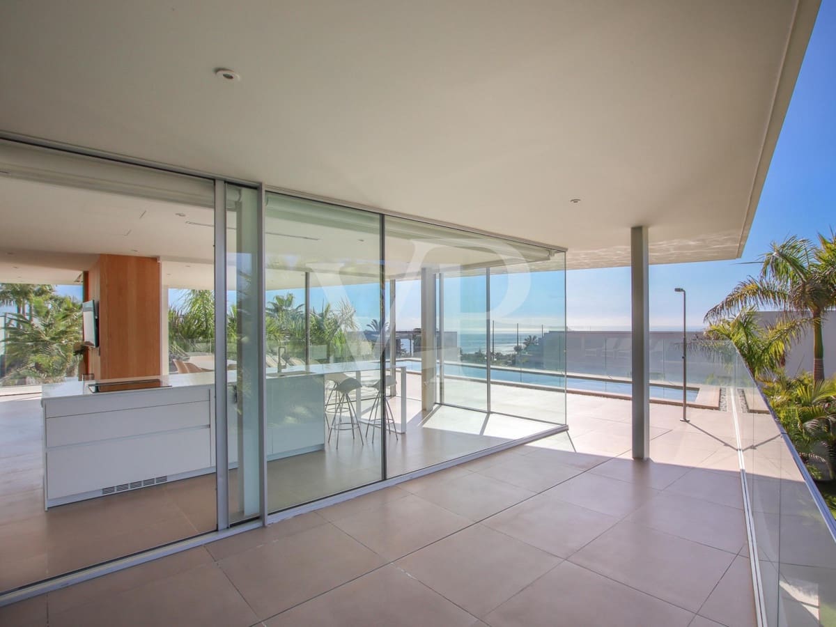 5 bedroom Villa for sale in Guia de Isora with pool - € 3,500,000 (Ref: 7942503)