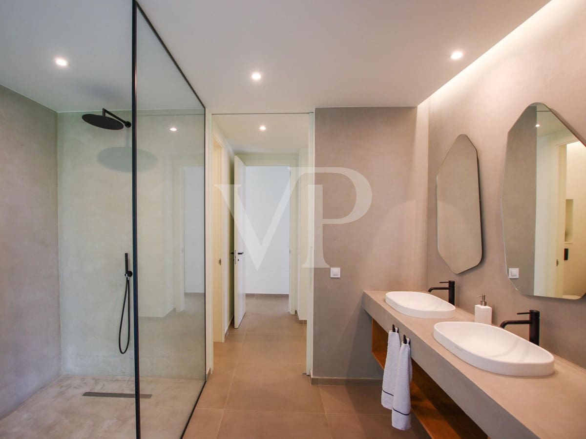 5 bedroom Villa for sale in Guia de Isora with pool - € 3,500,000 (Ref: 7942503)