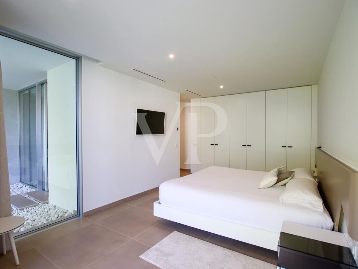 5 bedroom Villa for sale in Guia de Isora with pool - € 3,500,000 (Ref: 7942503)