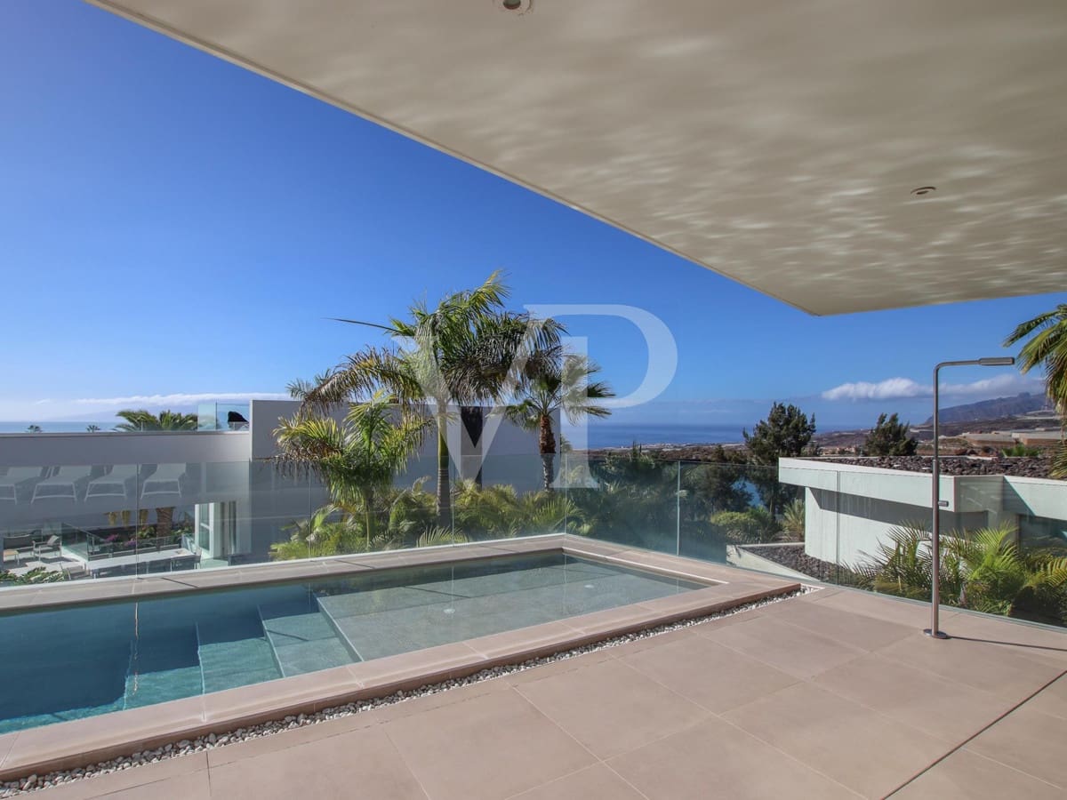 5 bedroom Villa for sale in Guia de Isora with pool - € 3,500,000 (Ref: 7942503)
