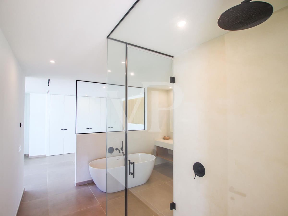 5 bedroom Villa for sale in Guia de Isora with pool - € 3,500,000 (Ref: 7942503)