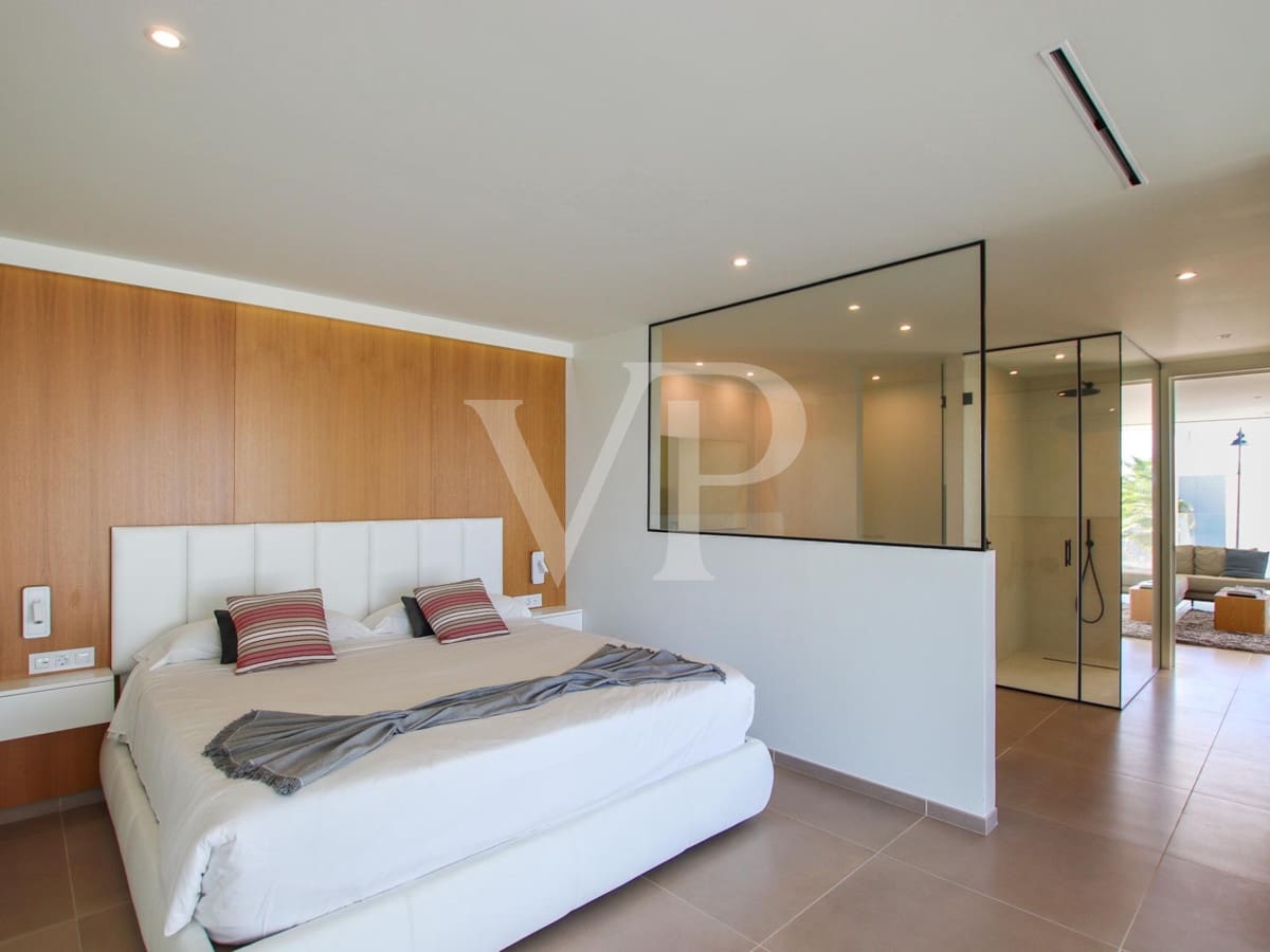 5 bedroom Villa for sale in Guia de Isora with pool - € 3,500,000 (Ref: 7942503)