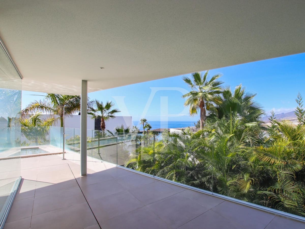 5 bedroom Villa for sale in Guia de Isora with pool - € 3,500,000 (Ref: 7942503)