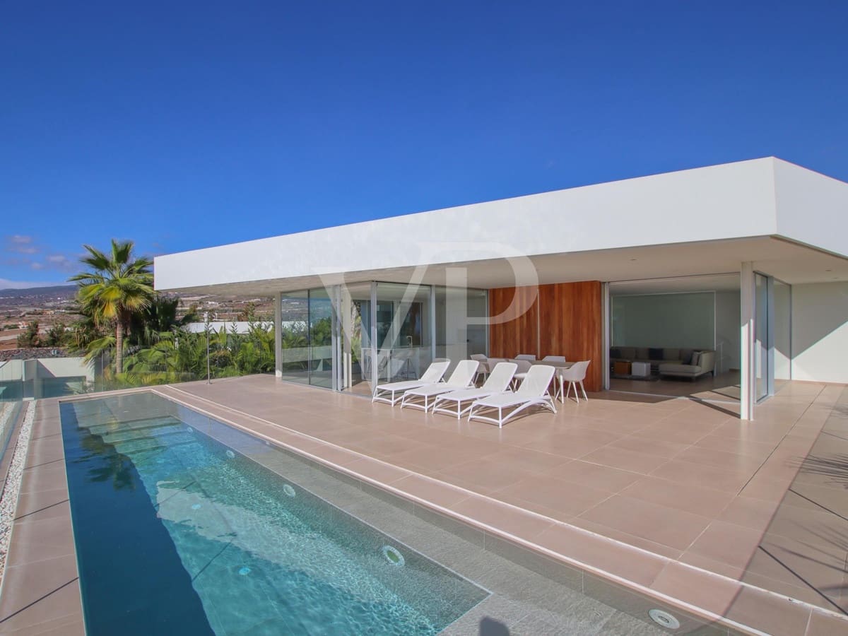 5 bedroom Villa for sale in Guia de Isora with pool - € 3,500,000 (Ref: 7942503)