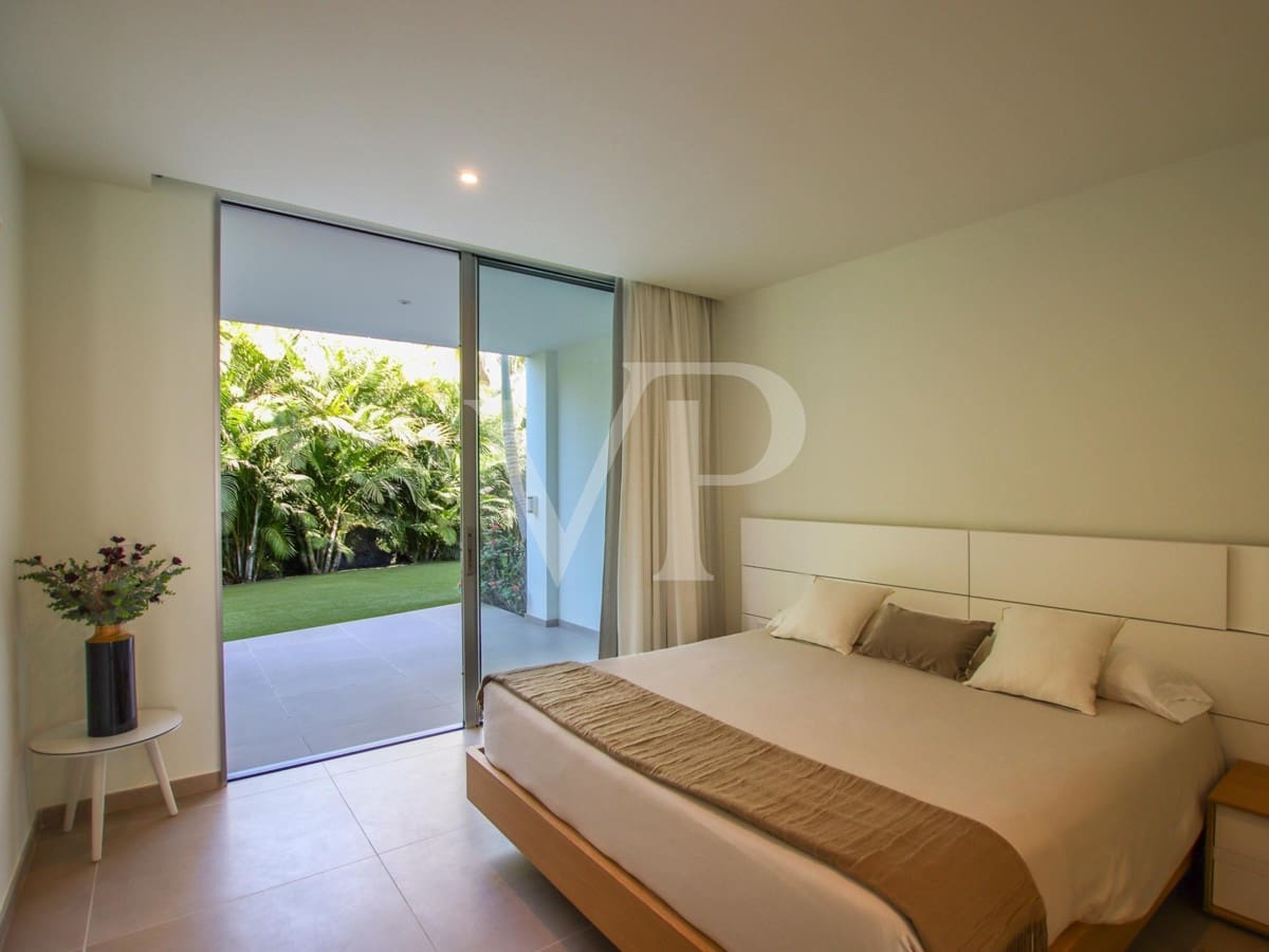 5 bedroom Villa for sale in Guia de Isora with pool - € 3,500,000 (Ref: 7942503)