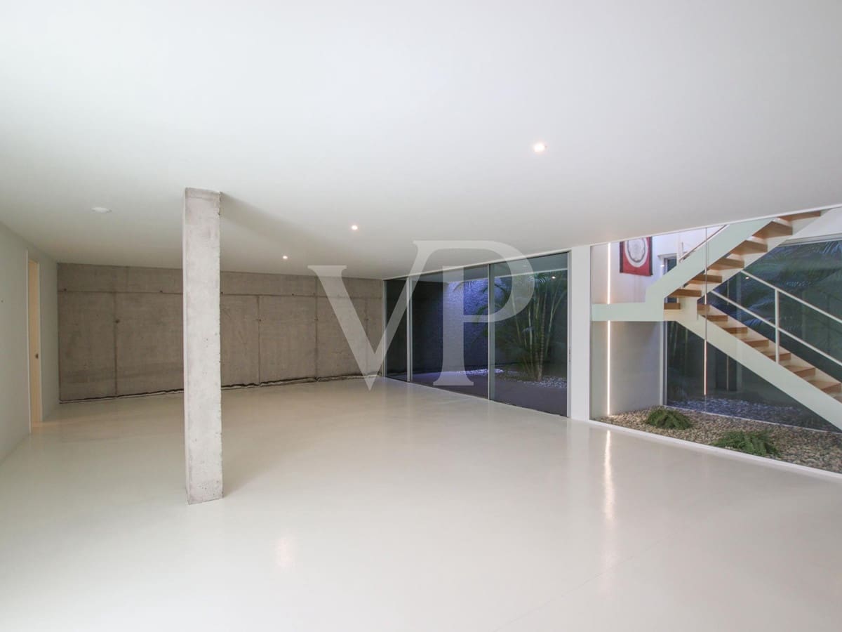 5 bedroom Villa for sale in Guia de Isora with pool - € 3,500,000 (Ref: 7942503)