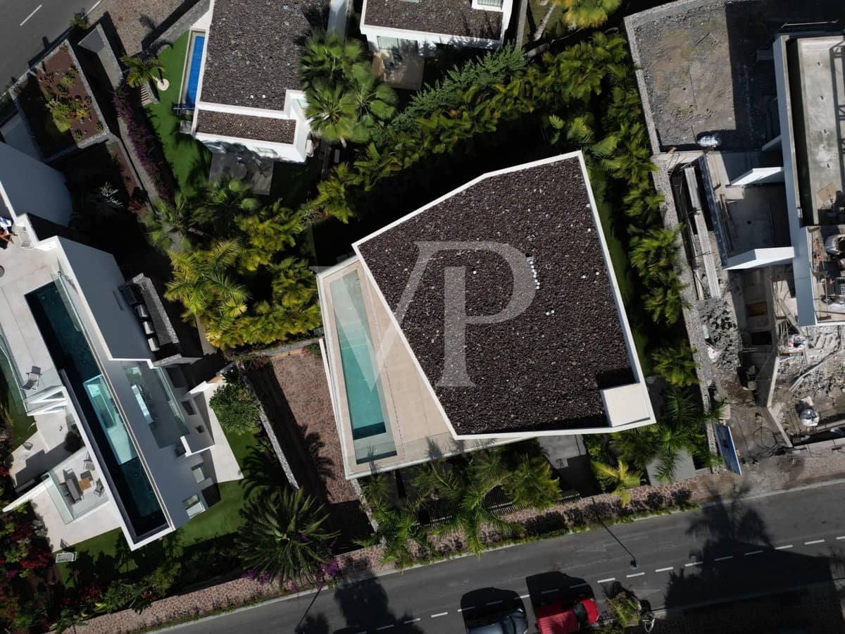 5 bedroom Villa for sale in Guia de Isora with pool - € 3,500,000 (Ref: 7942503)