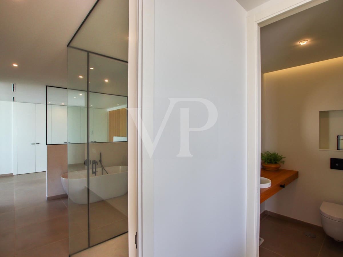 5 bedroom Villa for sale in Guia de Isora with pool - € 3,500,000 (Ref: 7942503)