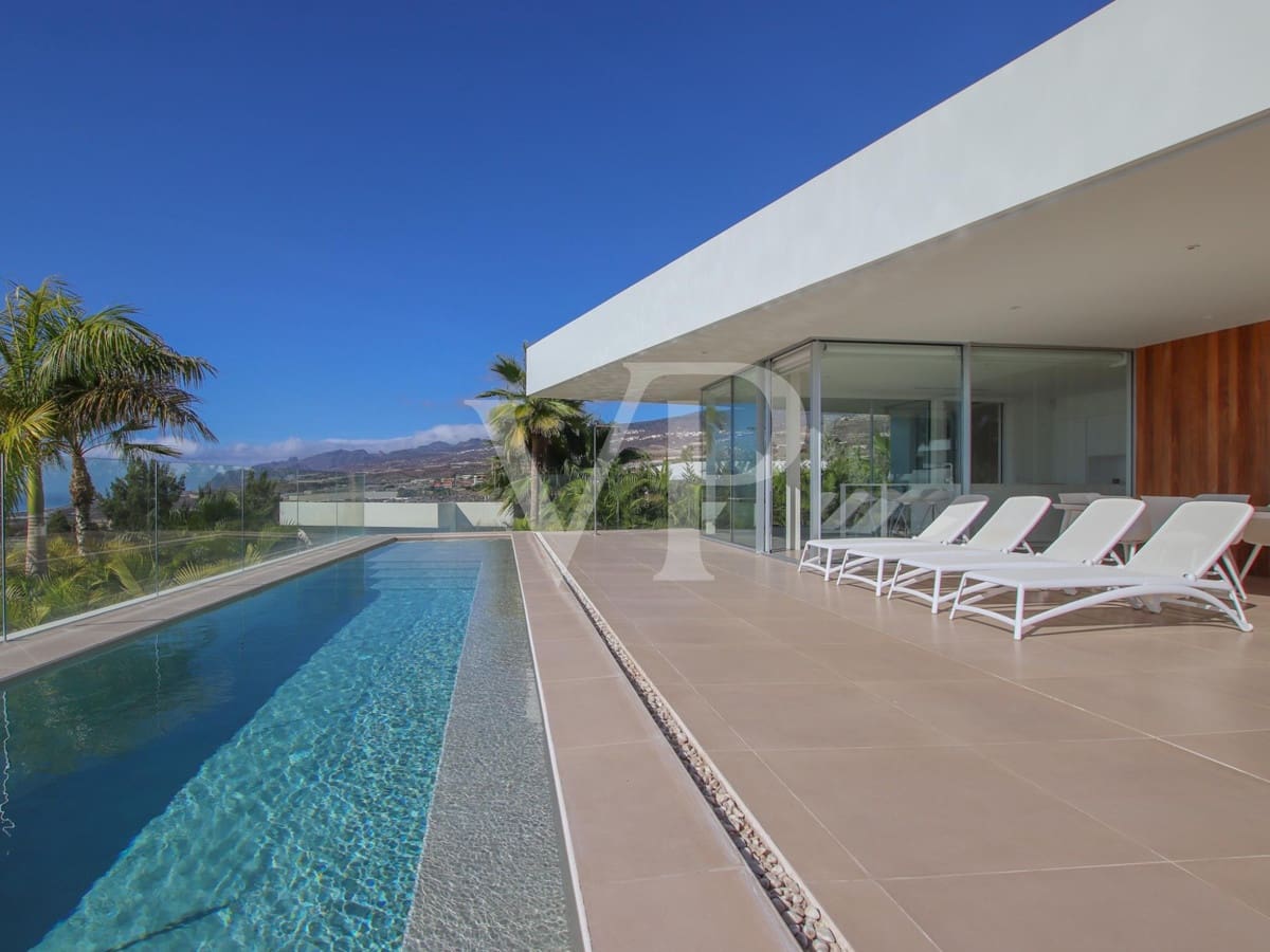 5 bedroom Villa for sale in Guia de Isora with pool - € 3,500,000 (Ref: 7942503)