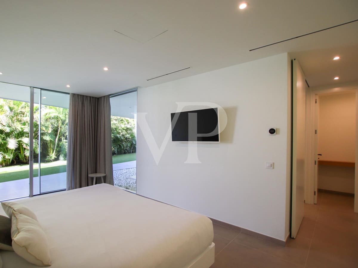 5 bedroom Villa for sale in Guia de Isora with pool - € 3,500,000 (Ref: 7942503)