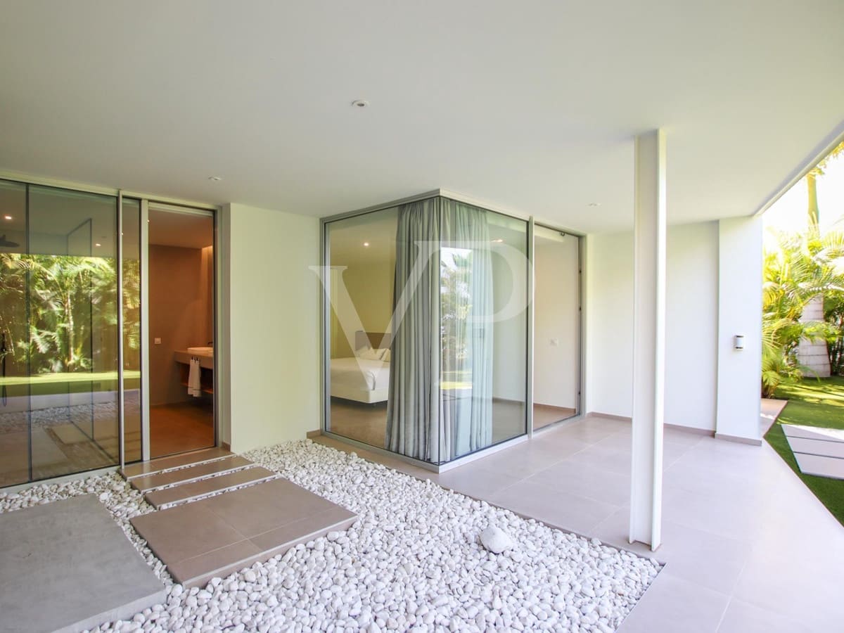 5 bedroom Villa for sale in Guia de Isora with pool - € 3,500,000 (Ref: 7942503)