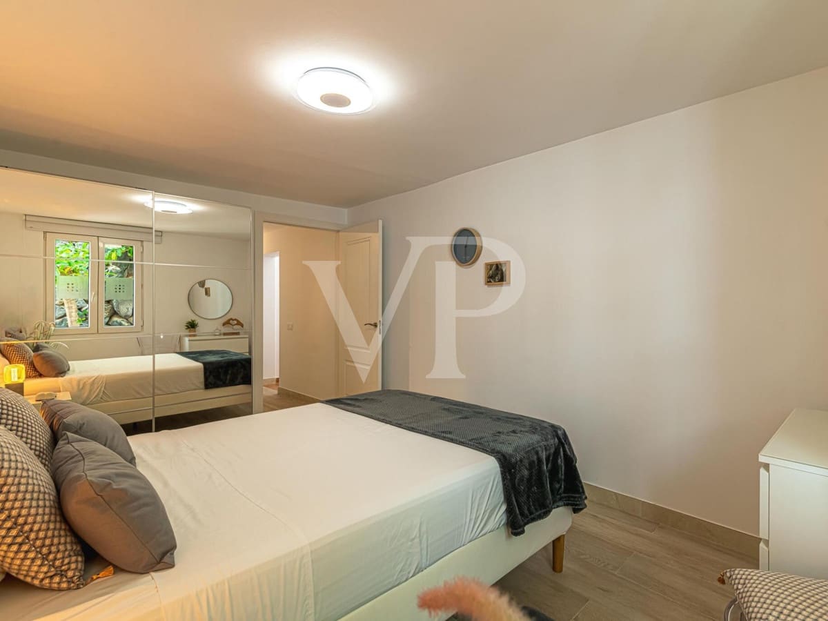 4 quarto Moradia para venda em Playa del Duque com piscina - 2 999 000 € (Ref: 7999188)