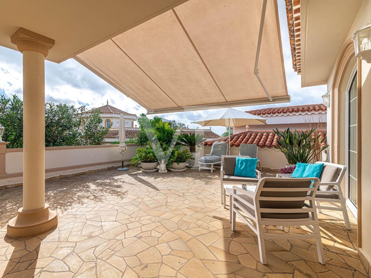 4 quarto Moradia para venda em Playa del Duque com piscina - 2 999 000 € (Ref: 7999188)