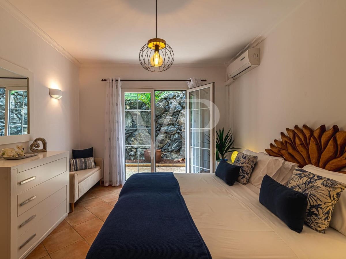 4 quarto Moradia para venda em Playa del Duque com piscina - 2 999 000 € (Ref: 7999188)