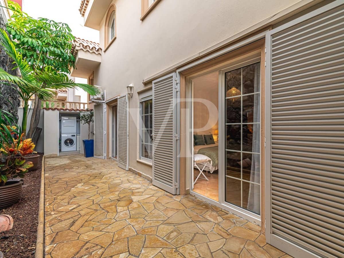 4 quarto Moradia para venda em Playa del Duque com piscina - 2 999 000 € (Ref: 7999188)