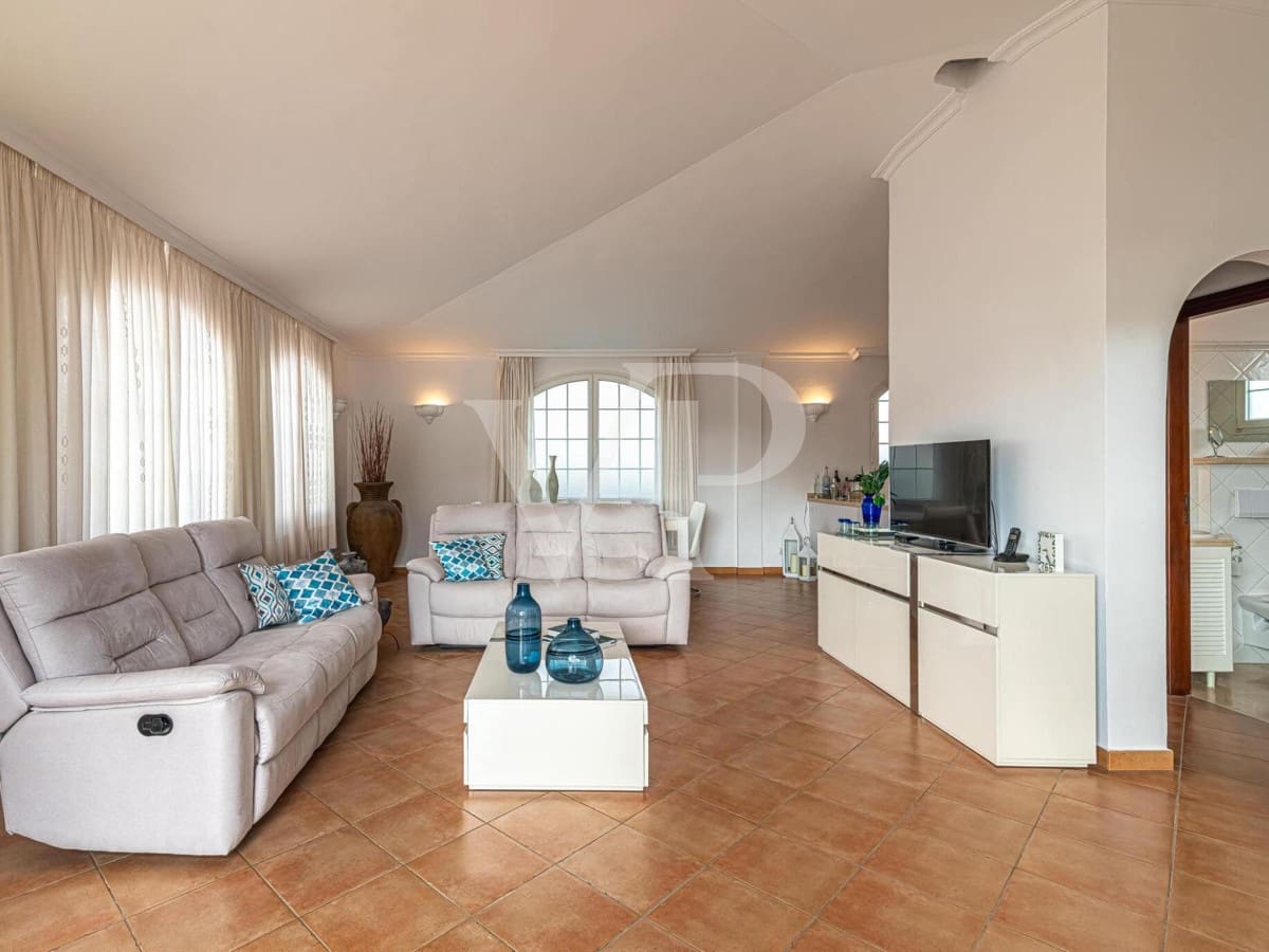 4 quarto Moradia para venda em Playa del Duque com piscina - 2 999 000 € (Ref: 7999188)