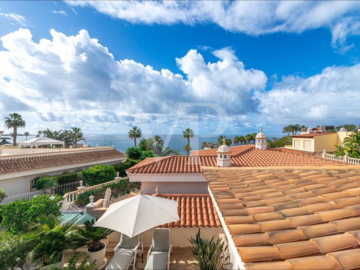 4 quarto Moradia para venda em Playa del Duque com piscina - 2 999 000 € (Ref: 7999188)