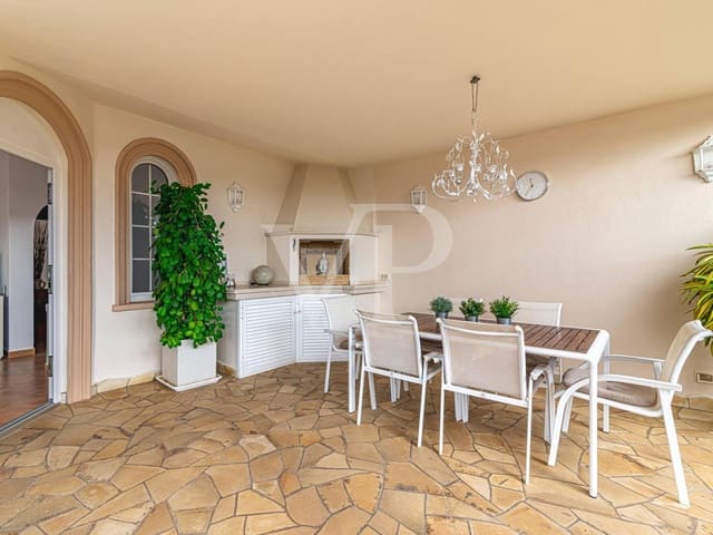 4 soveværelse Villa til salg i Playa del Duque, Adeje med swimmingpool - € 2.999.000 (Ref: 7999188)