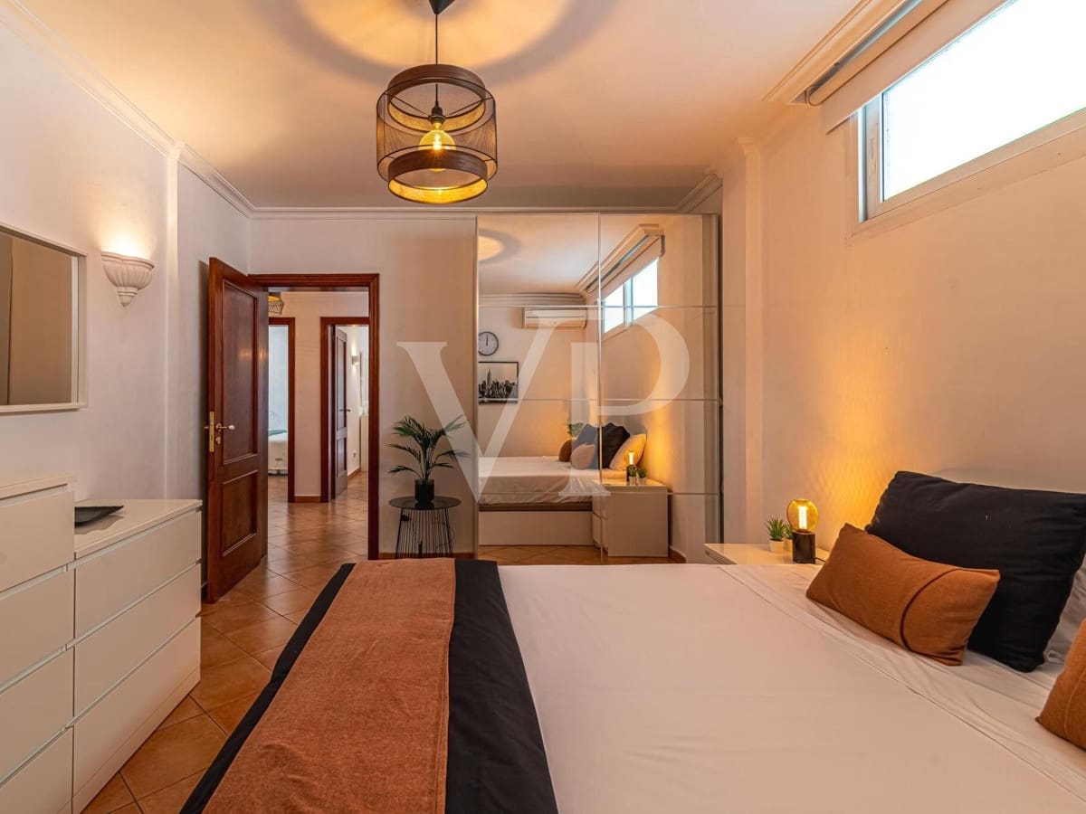 4 quarto Moradia para venda em Playa del Duque com piscina - 2 999 000 € (Ref: 7999188)