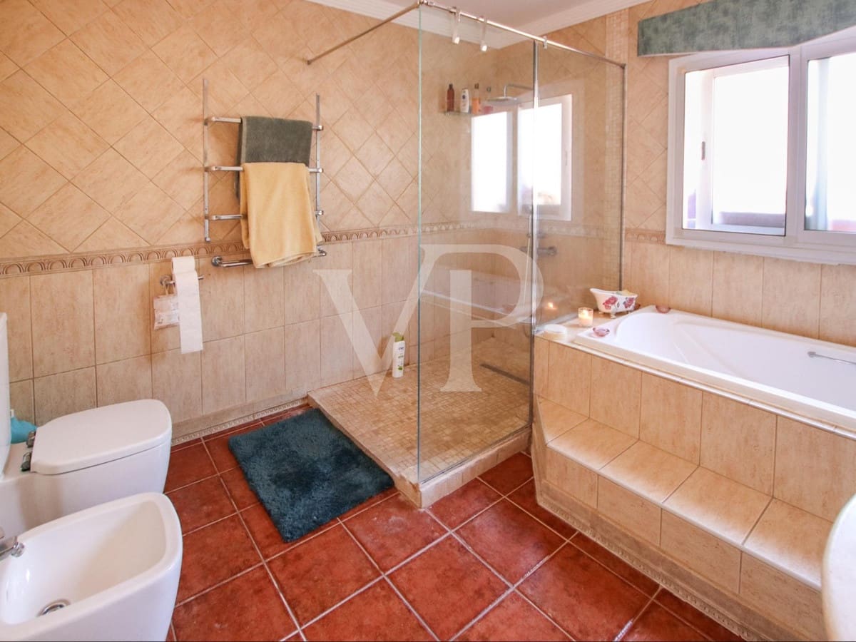 5 soverom Hus til salgs i Adeje med svømmebasseng - € 1 595 000 (Ref: 8079433)