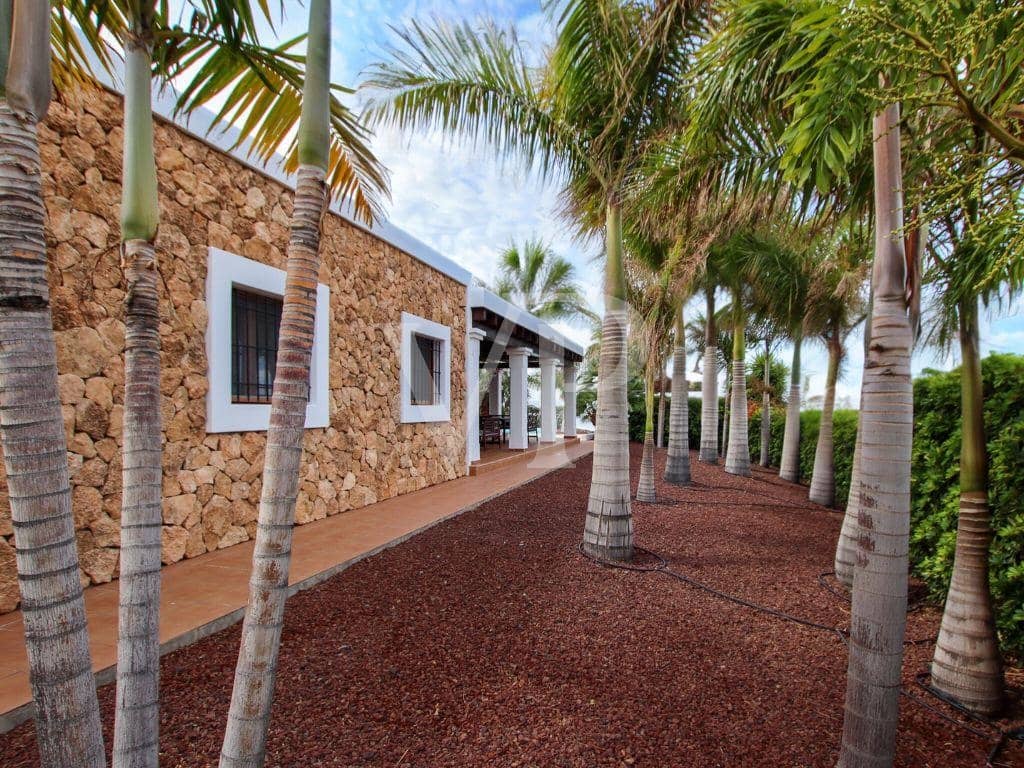 3 soverom Hus til salgs i Guia de Isora med svømmebasseng - € 1 450 000 (Ref: 8373380)