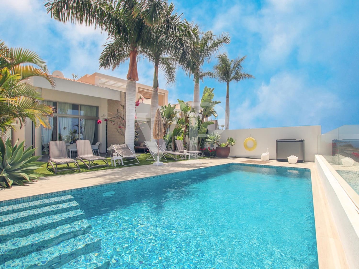 3 bedroom Villa for sale in Costa Adeje with pool - € 1,690,000 (Ref: 8590907)