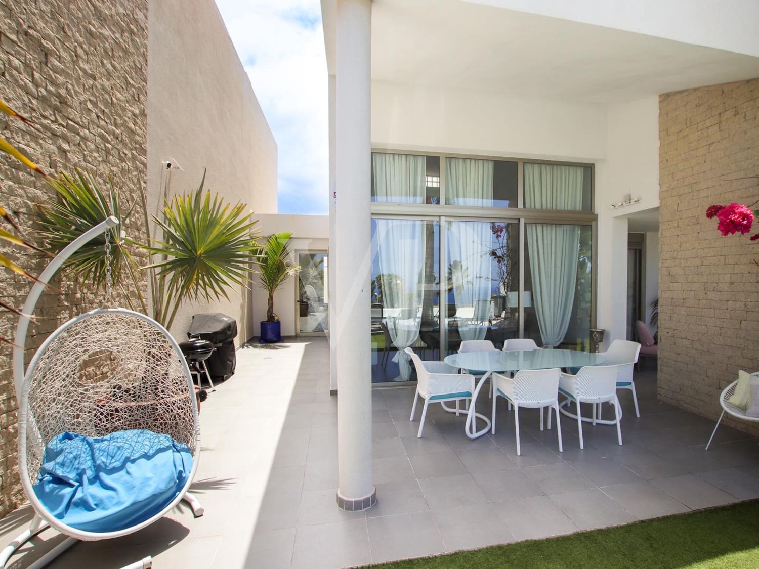3 bedroom Villa for sale in Costa Adeje with pool - € 1,690,000 (Ref: 8590907)