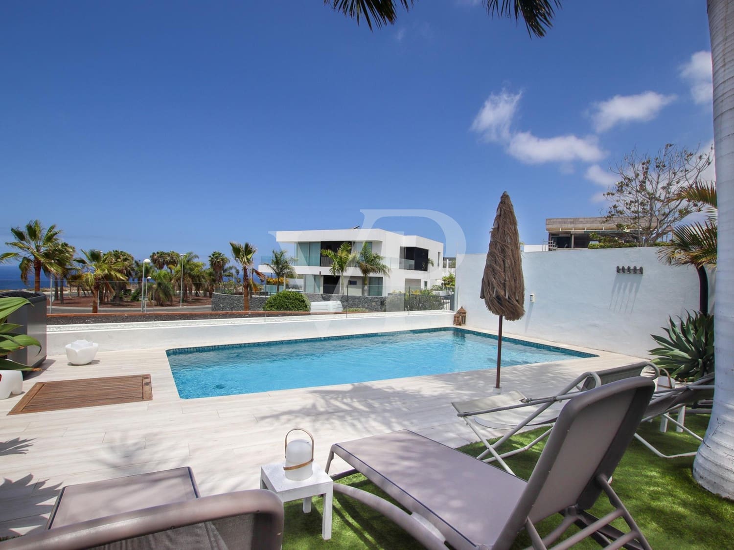 3 bedroom Villa for sale in Costa Adeje with pool - € 1,690,000 (Ref: 8590907)