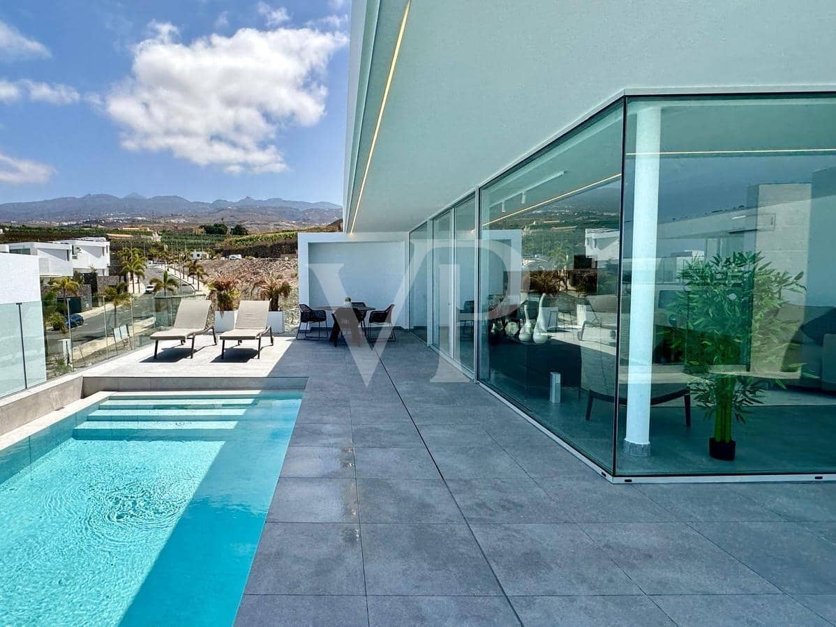 3 soverom Villa til salgs i Callao Salvaje med svømmebasseng - € 1 590 000 (Ref: 8599783)