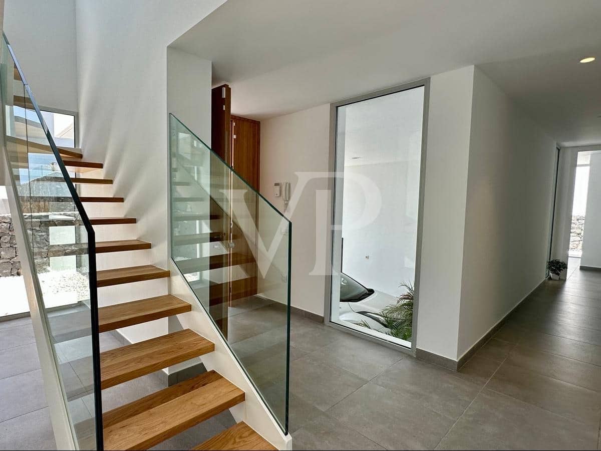 3 soverom Villa til salgs i Callao Salvaje med svømmebasseng - € 1 590 000 (Ref: 8599783)