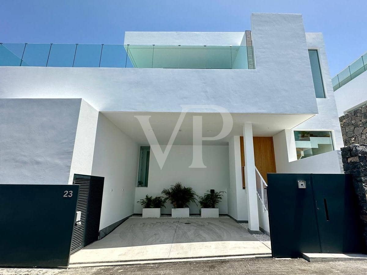 3 soverom Villa til salgs i Callao Salvaje med svømmebasseng - € 1 590 000 (Ref: 8599783)