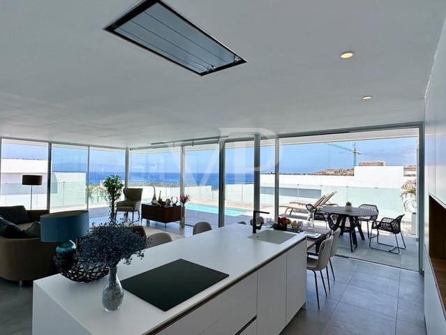 Chalet de 3 habitaciones en Callao Salvaje, Adeje en venta con piscina - 1.590.000 € (Ref: 8599783)