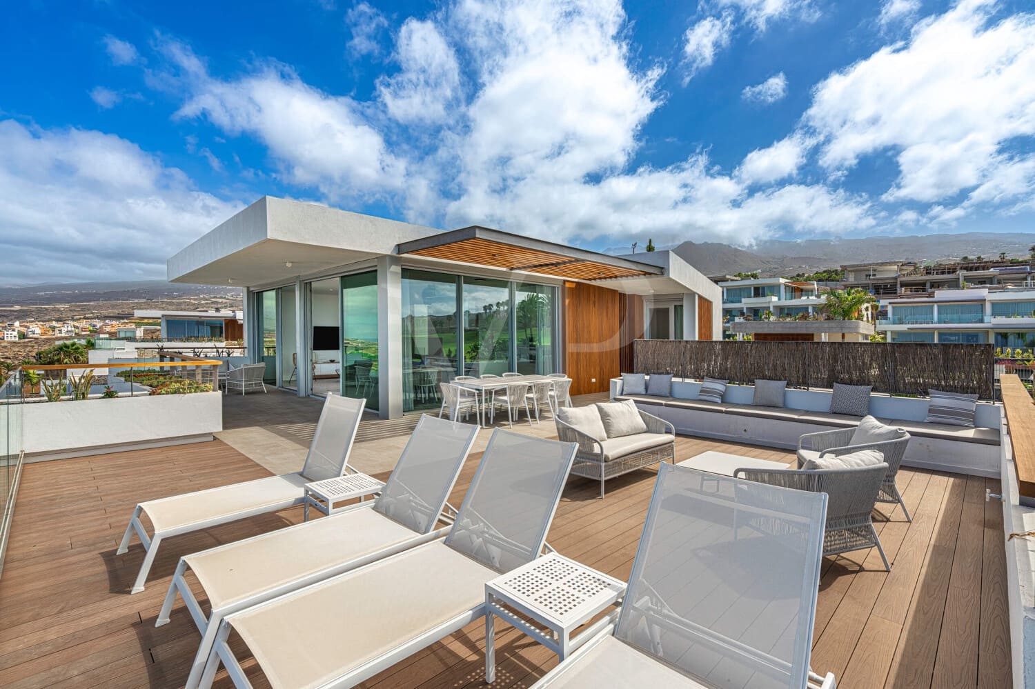 3 bedroom Penthouse for sale in Guia de Isora with pool - € 1,949,000 (Ref: 9029411)