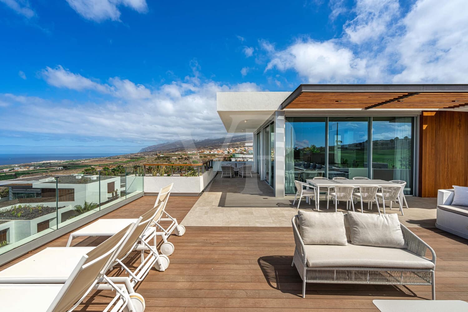 3 bedroom Penthouse for sale in Guia de Isora with pool - € 1,949,000 (Ref: 9029411)