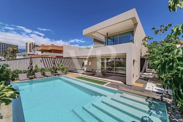 4 soveværelse Villa til salg i Playa de las Américas, Adeje med swimmingpool - € 3.250.000 (Ref: 9050894)