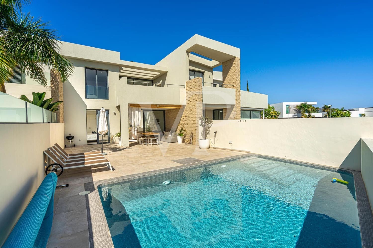 3 soveværelse Villa til salg i Costa Adeje med swimmingpool - € 1.395.000 (Ref: 9104436)