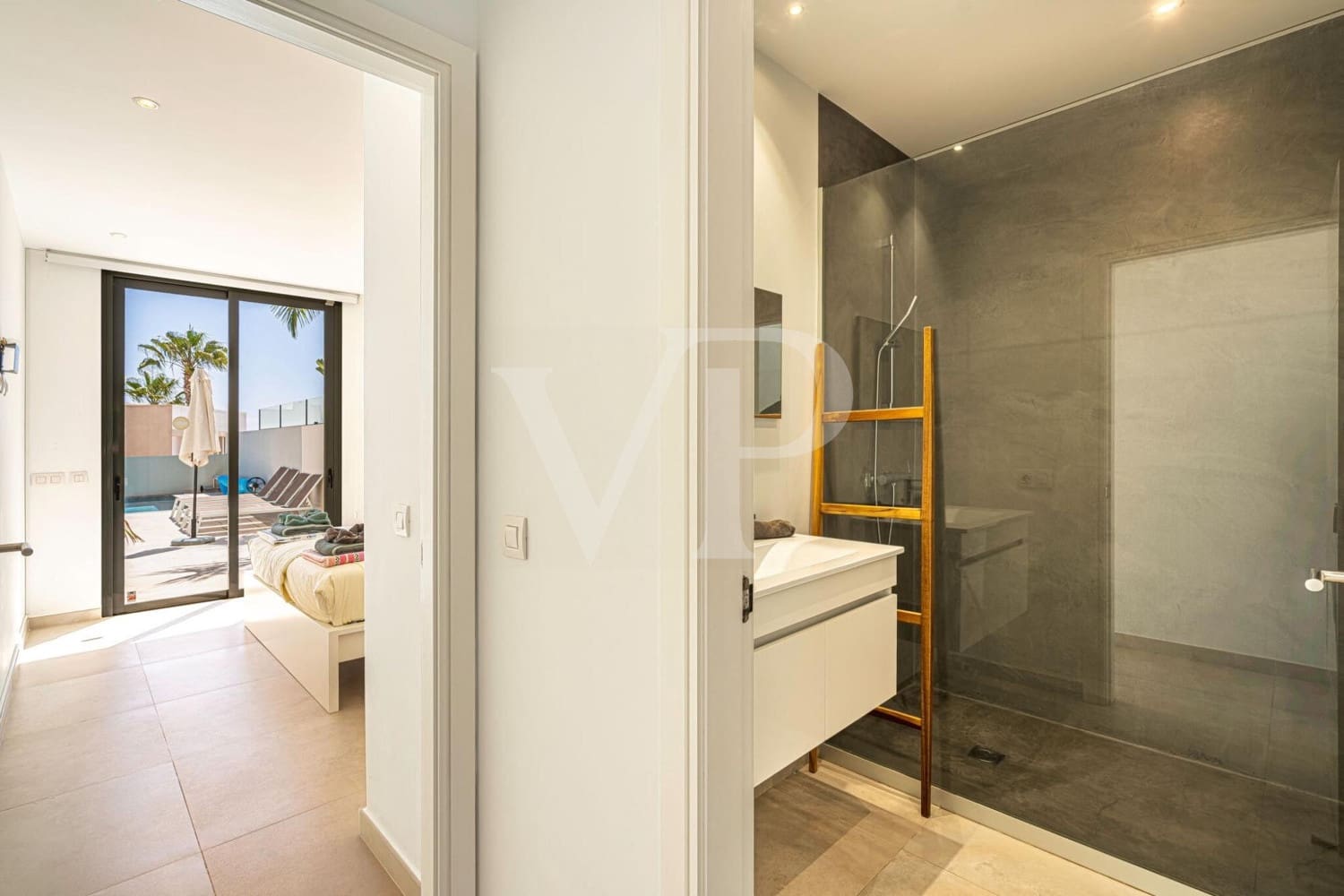 3 soveværelse Villa til salg i Costa Adeje med swimmingpool - € 1.395.000 (Ref: 9104436)