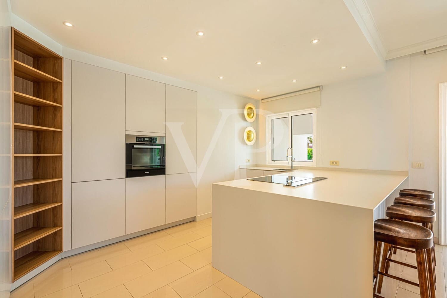 5 soveværelse Byhus til salg i Costa Adeje med swimmingpool - € 3.300.000 (Ref: 9171315)