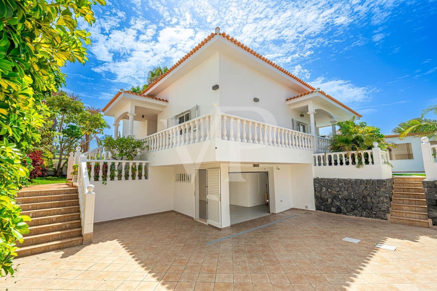 5 soveværelse Byhus til salg i Costa Adeje med swimmingpool - € 3.300.000 (Ref: 9171315)
