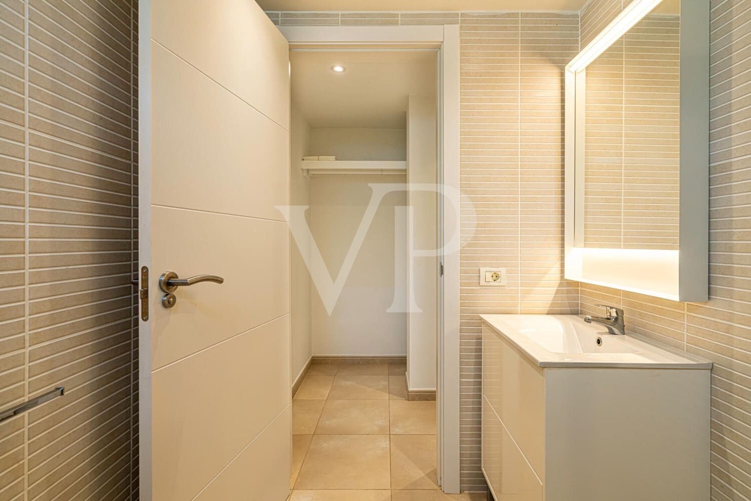 5 soveværelse Byhus til salg i Costa Adeje med swimmingpool - € 3.300.000 (Ref: 9171315)