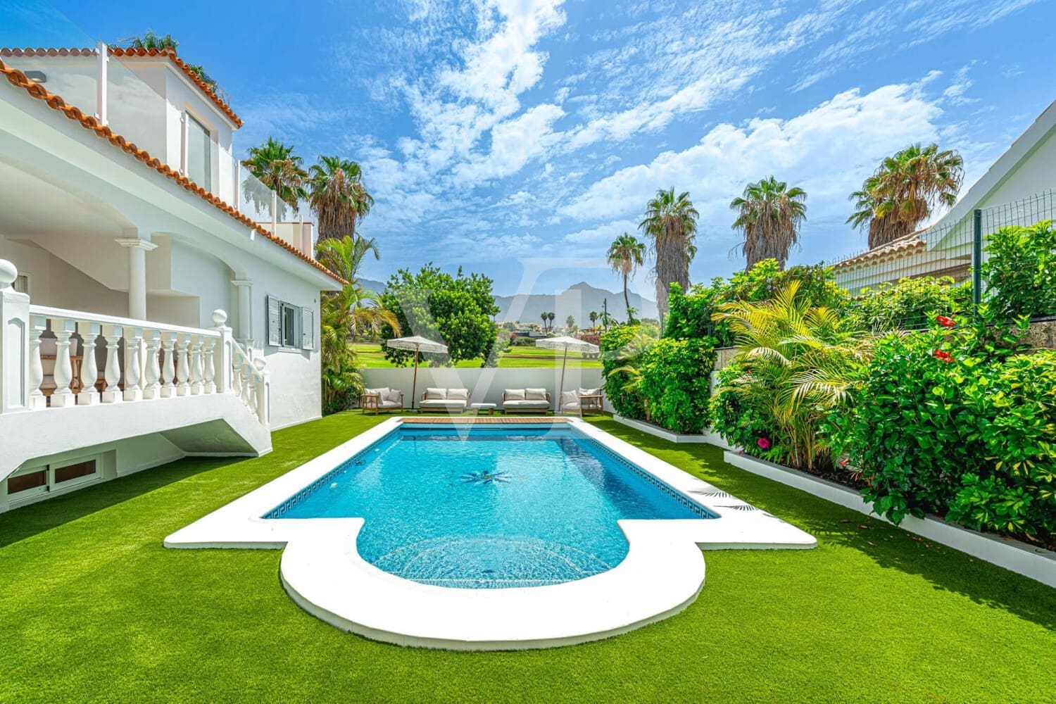 5 soveværelse Byhus til salg i Costa Adeje med swimmingpool - € 3.300.000 (Ref: 9171315)