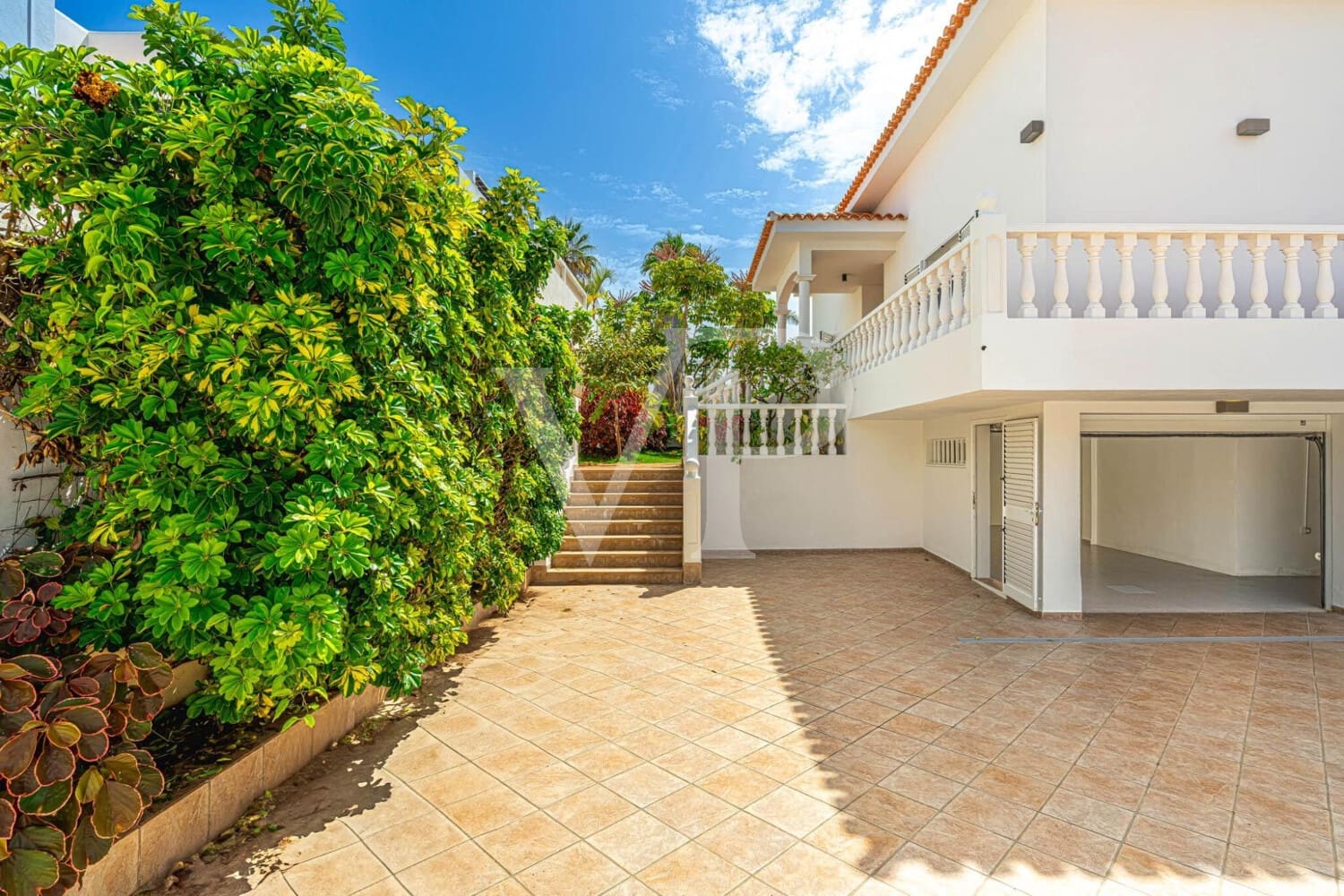 5 soveværelse Byhus til salg i Costa Adeje med swimmingpool - € 3.300.000 (Ref: 9171315)