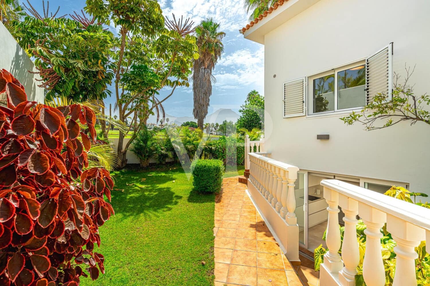 5 soveværelse Byhus til salg i Costa Adeje med swimmingpool - € 3.300.000 (Ref: 9171315)