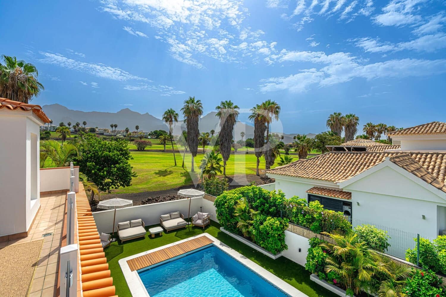 5 soveværelse Byhus til salg i Costa Adeje med swimmingpool - € 3.300.000 (Ref: 9171315)