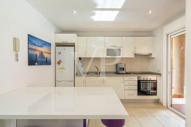 3 soverom Rekkehus til salgs i Puerto Santiago, Santiago del Teide med svømmebasseng - € 595 000 (Ref: 9192503)