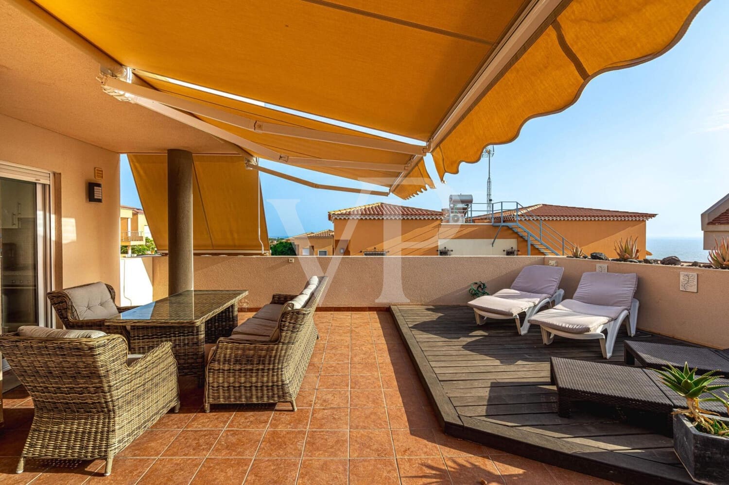 3 soveværelse Rækkehus til salg i Puerto Santiago med swimmingpool - € 595.000 (Ref: 9192503)