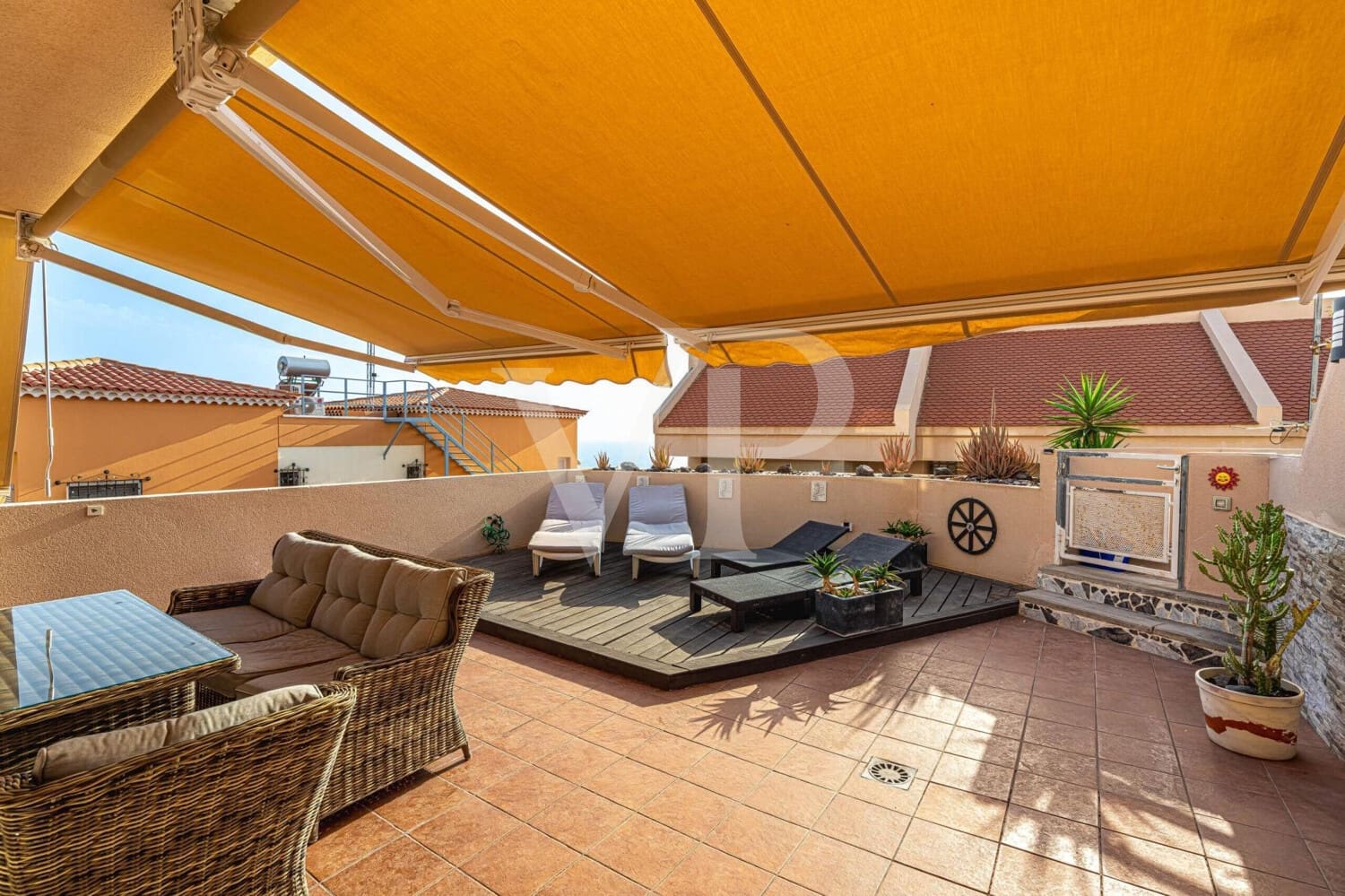 3 soveværelse Rækkehus til salg i Puerto Santiago med swimmingpool - € 595.000 (Ref: 9192503)