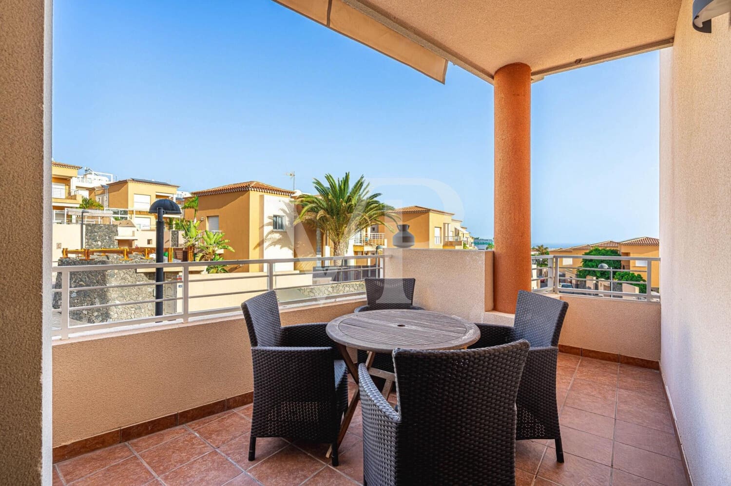 3 soveværelse Rækkehus til salg i Puerto Santiago med swimmingpool - € 595.000 (Ref: 9192503)